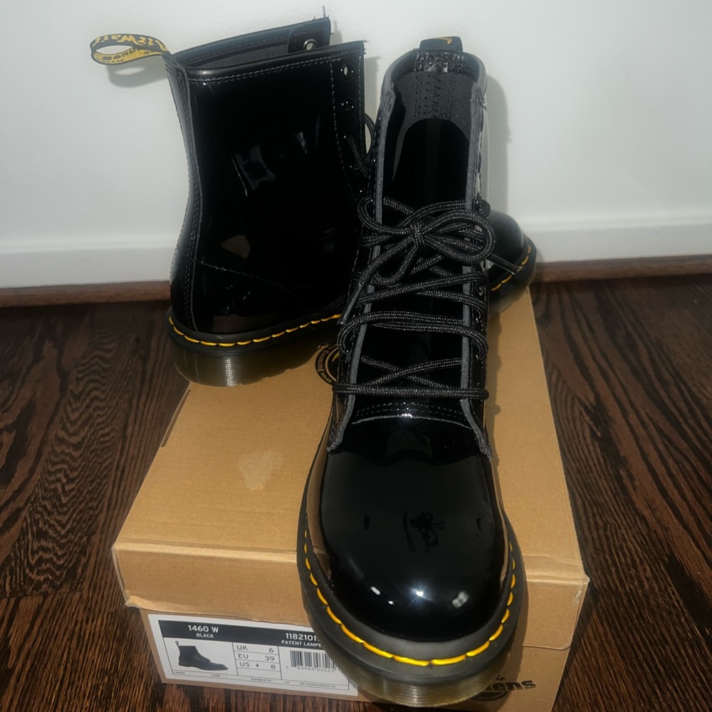 Black patent Dr. Martens 1460